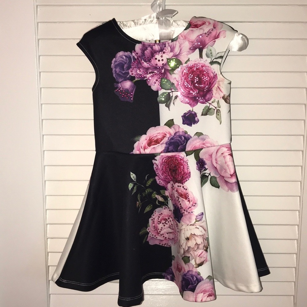 ✅ NWOT Hannah Banana Dress